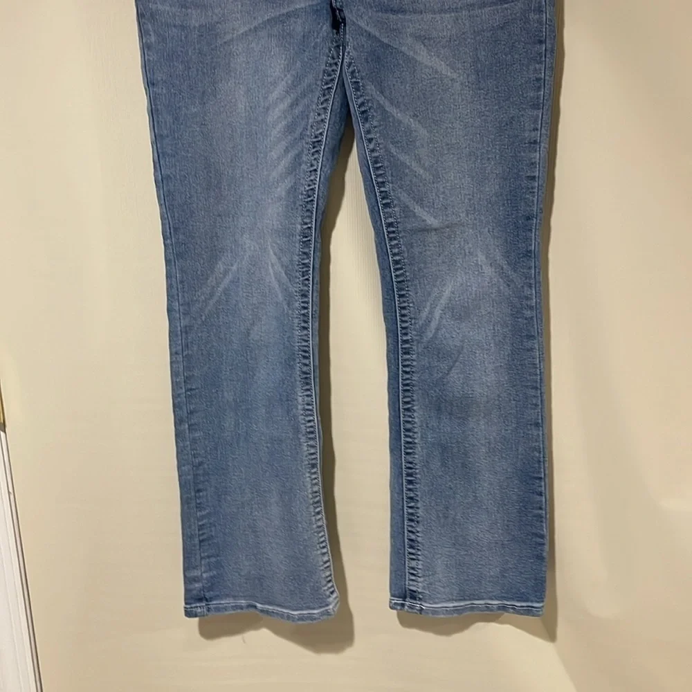 New Max Women Stretchable Boot Cut Jeans Size 8 like New Condition